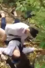 Bocil Nekat Bersetubuh Di Tepi Jurang